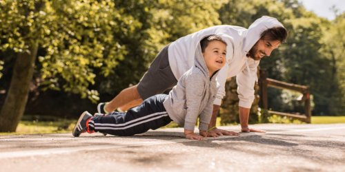 a-partir-de-quel-age-mon-enfant-peut-faire-des-pompes