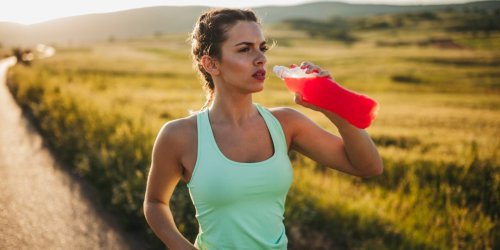 Les boissons énergisantes sont-elles vraiment utiles pendant le sport ? 